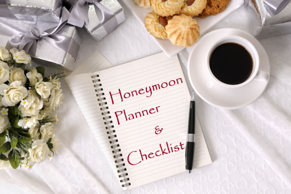 Honeymoon Planner & Checklist