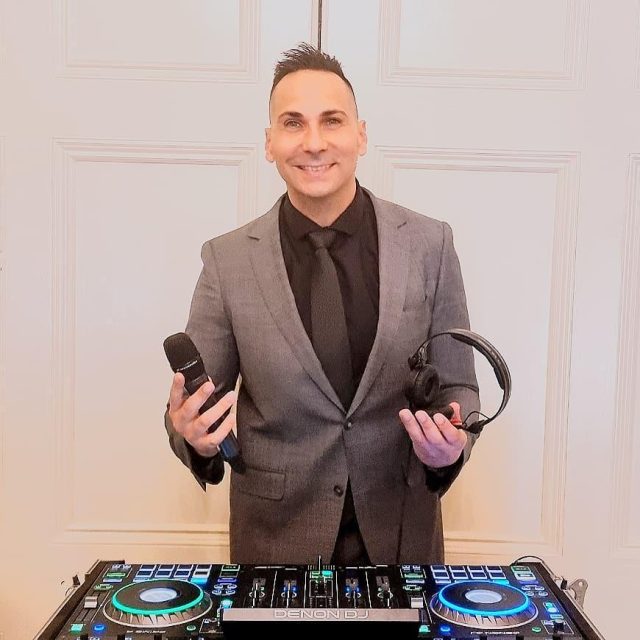 Dj Michael (Specialising in Arabic, Egyptian, Greek & Italian)